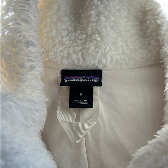 Patagonia White Fleece Jacket - Picture 2 of 6